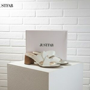 JUSTFAB White SlideOn Summer Shoes Sz. 11